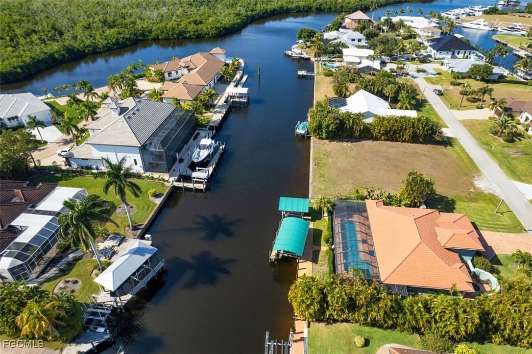 130 Montrose Drive, Fort Myers, FL 33919 photo 2