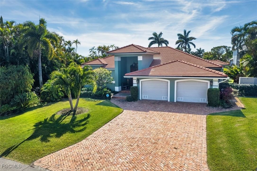 130 Montrose Drive, Fort Myers, FL 33919 photo 3