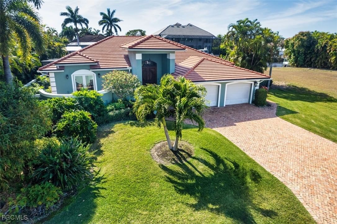 130 Montrose Drive, Fort Myers, FL 33919 photo 4