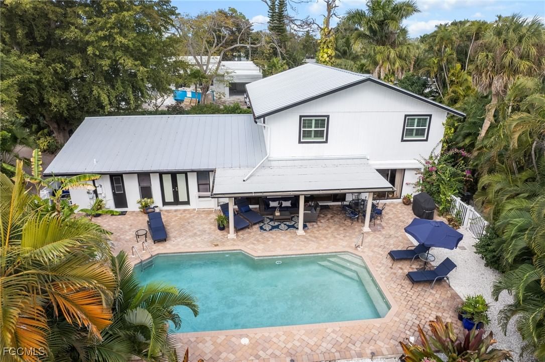 1030 Aqua Lane, Fort Myers, FL 33919 photo 3