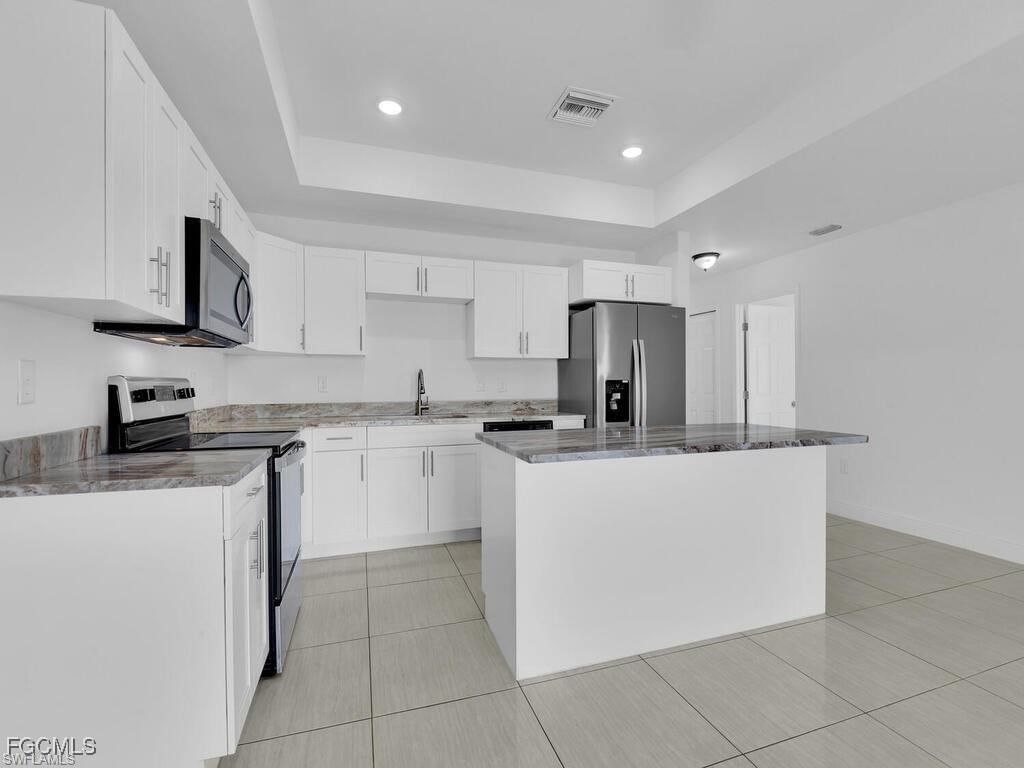 716/718 Harry Avenue S, Lehigh Acres, FL 33973 photo 4