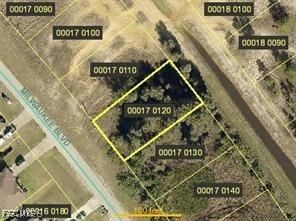 85 Milwaukee Boulevard, Lehigh Acres, FL 33974 photo 2