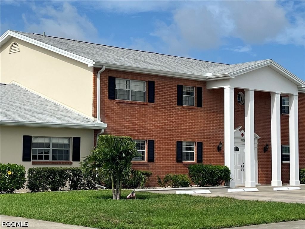 1356 Myerlee Country Club Boulevard #2, Fort Myers, FL 33919 photo 2