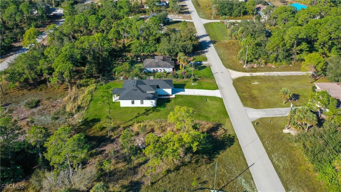 922 Sunrise Boulevard, Lehigh Acres, FL 33974 photo 3