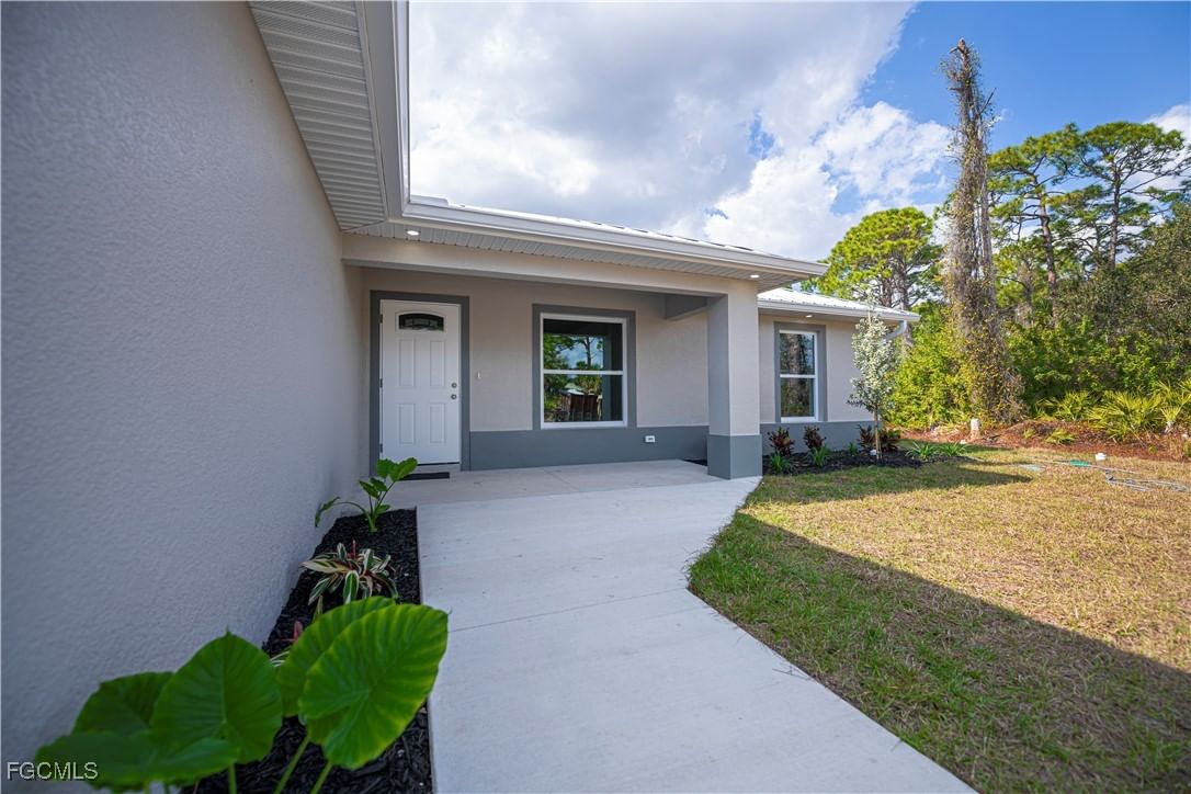 6203 Hob Court, Labelle, FL 33935 photo 2