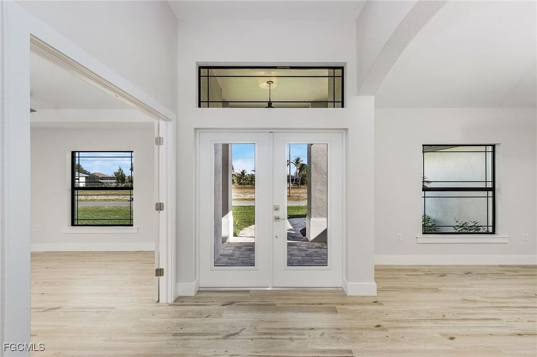 346 SW 28th Place, Cape Coral, FL 33991 photo 3