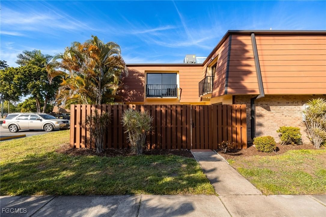 1550 Park Meadows Drive #2, Fort Myers, FL 33907 photo 2
