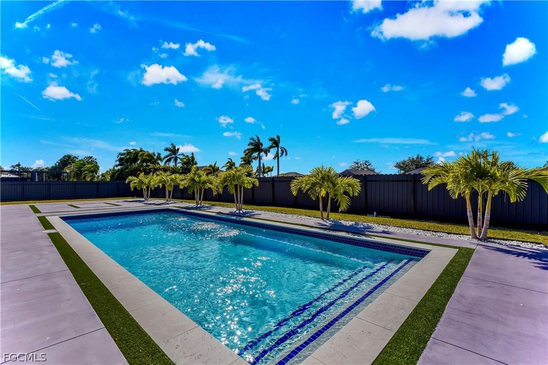 18 Nelson Road N, Cape Coral, FL 33993 photo 2