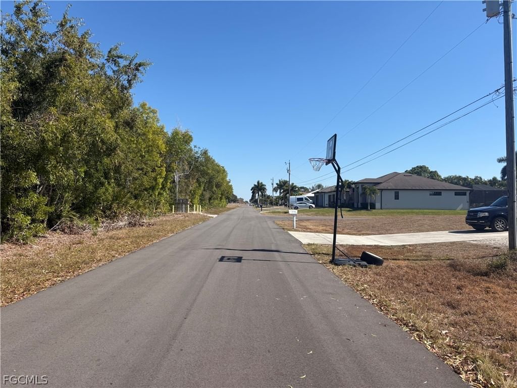 2818 Miracle Parkway, Cape Coral, FL 33914 photo 2