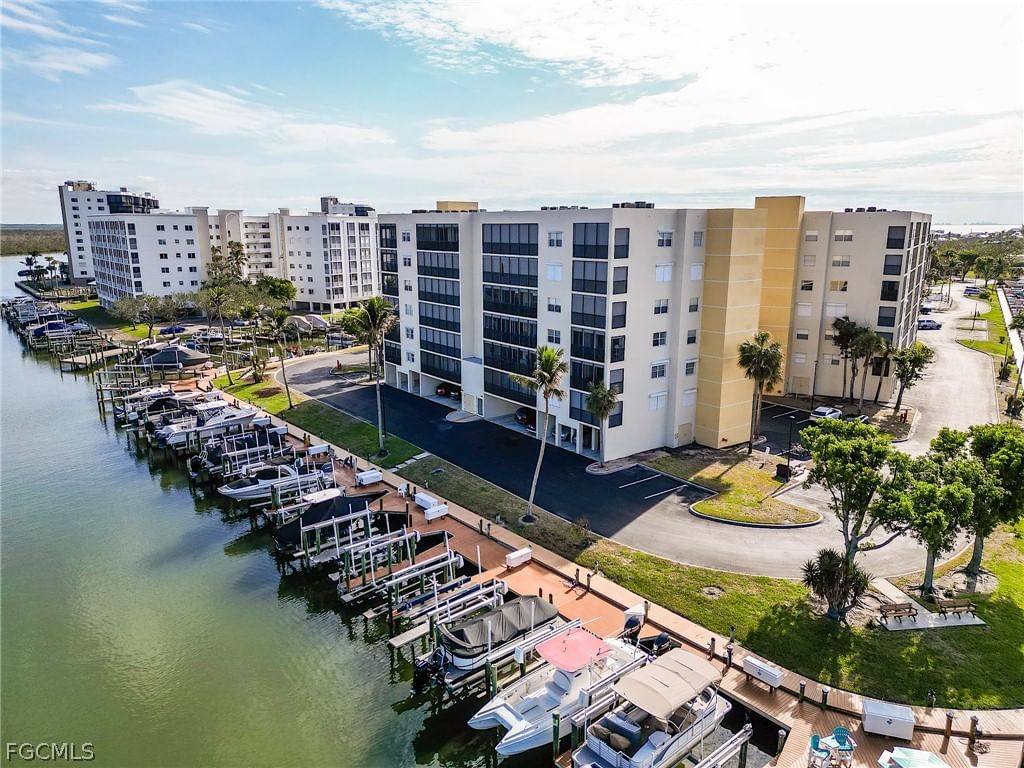 Hibiscus pointe #82 Bay Beach Lane, Fort Myers Beach, FL 33931 photo 3