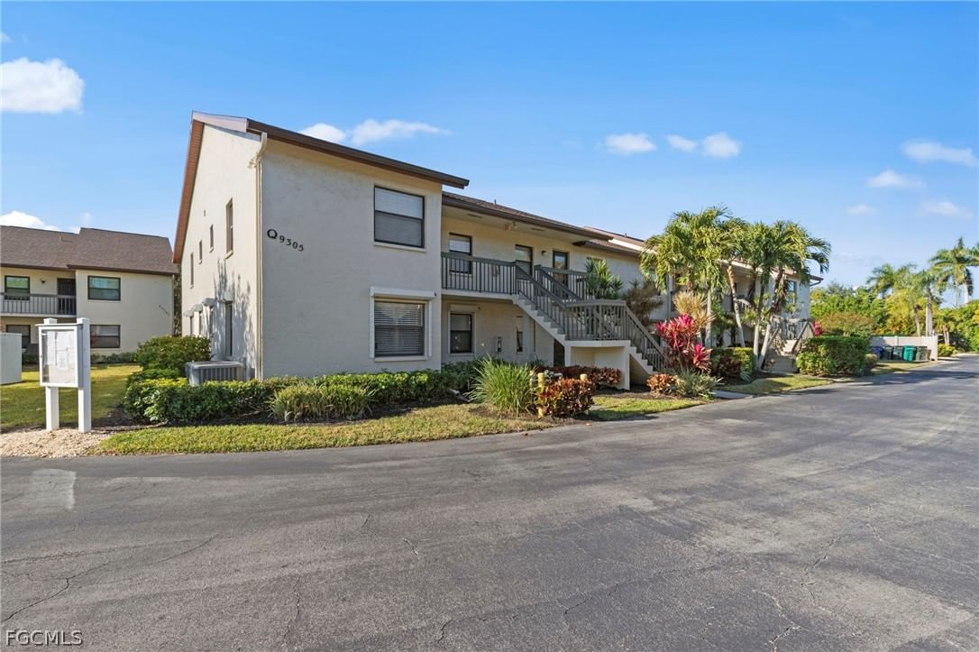 9305 Lake Park Drive #102, Fort Myers, FL 33919 photo 3