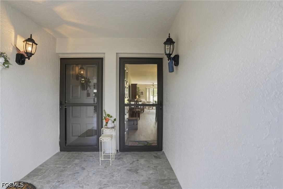 5905 Trailwinds Drive #816, Fort Myers, FL 33907 photo 2