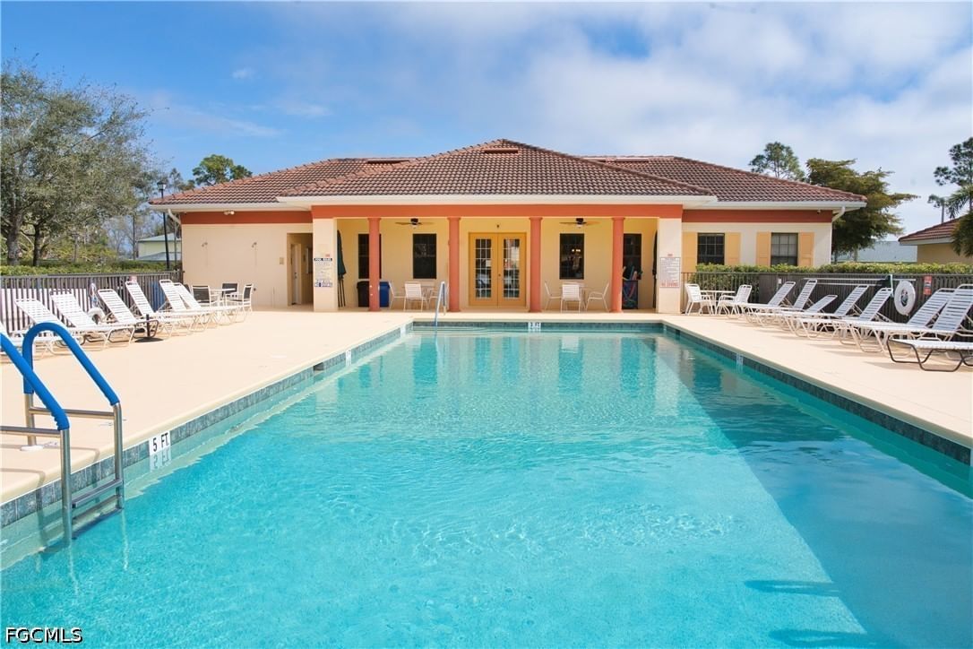 13730 Julias Way #726, Fort Myers, FL 33919 photo 4