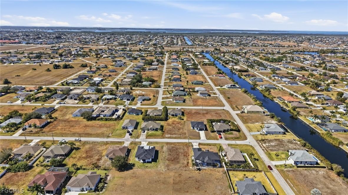 302 NW 27th Avenue, Cape Coral, FL 33993 photo 4