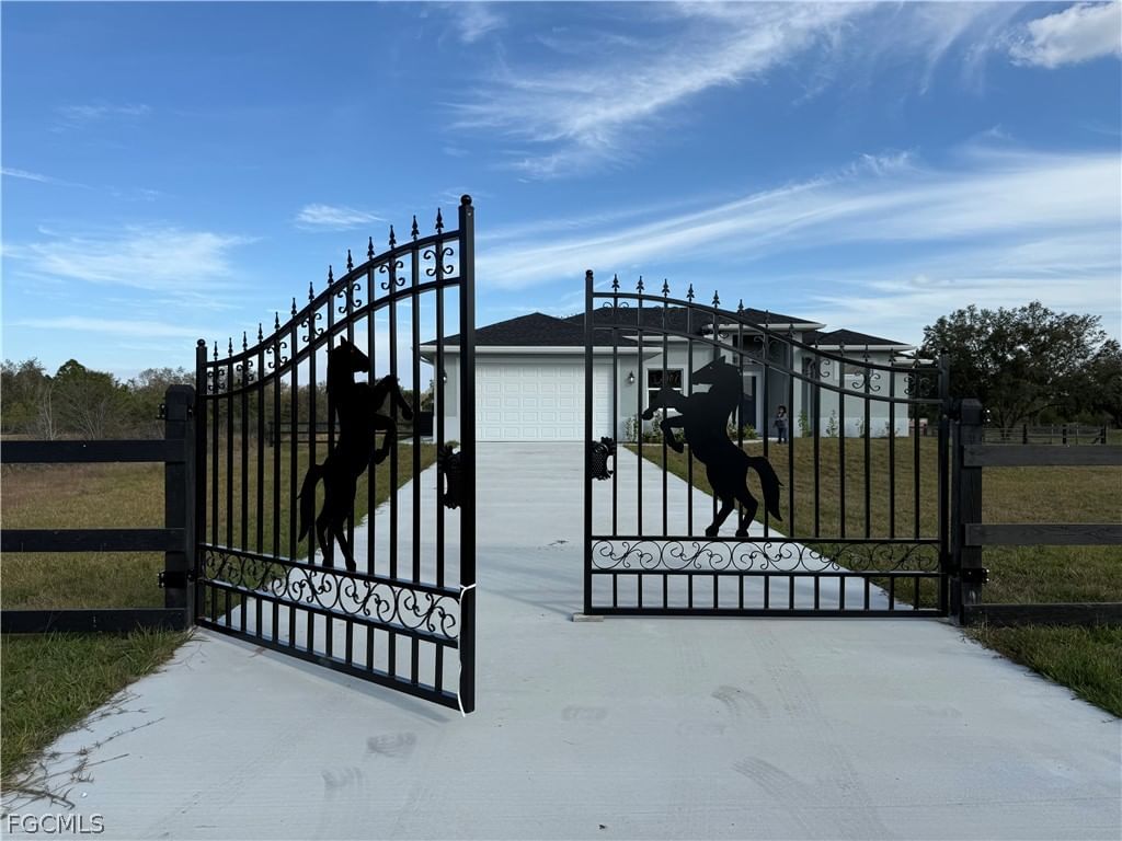665 N Olivo Street, Clewiston, FL 33440 photo 3