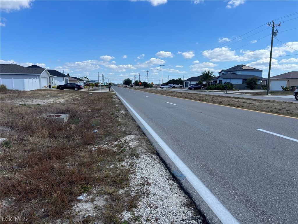 635 Tropicana Parkway E, Cape Coral, FL 33909 photo 2