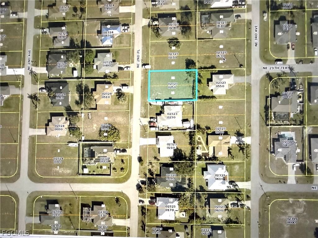 2911 NE 2nd Place, Cape Coral, FL 33909 photo 3