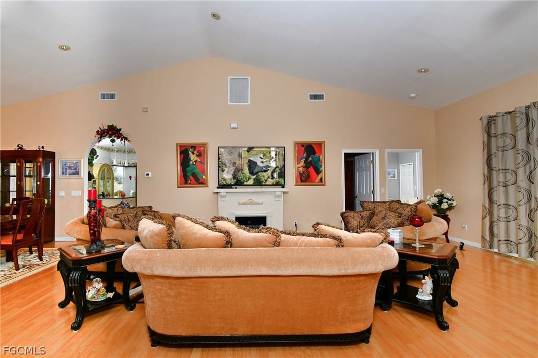 836 Worth Avenue S, Lehigh Acres, FL 33974 photo 5