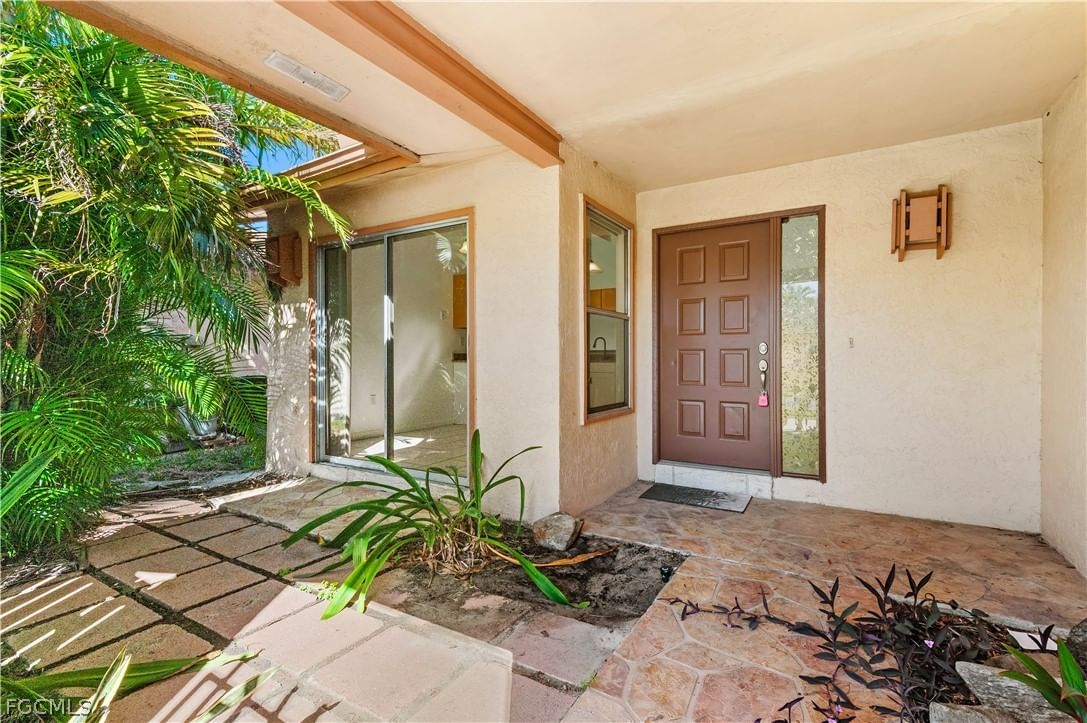 6479 Royal Woods Drive, Fort Myers, FL 33908 photo 2