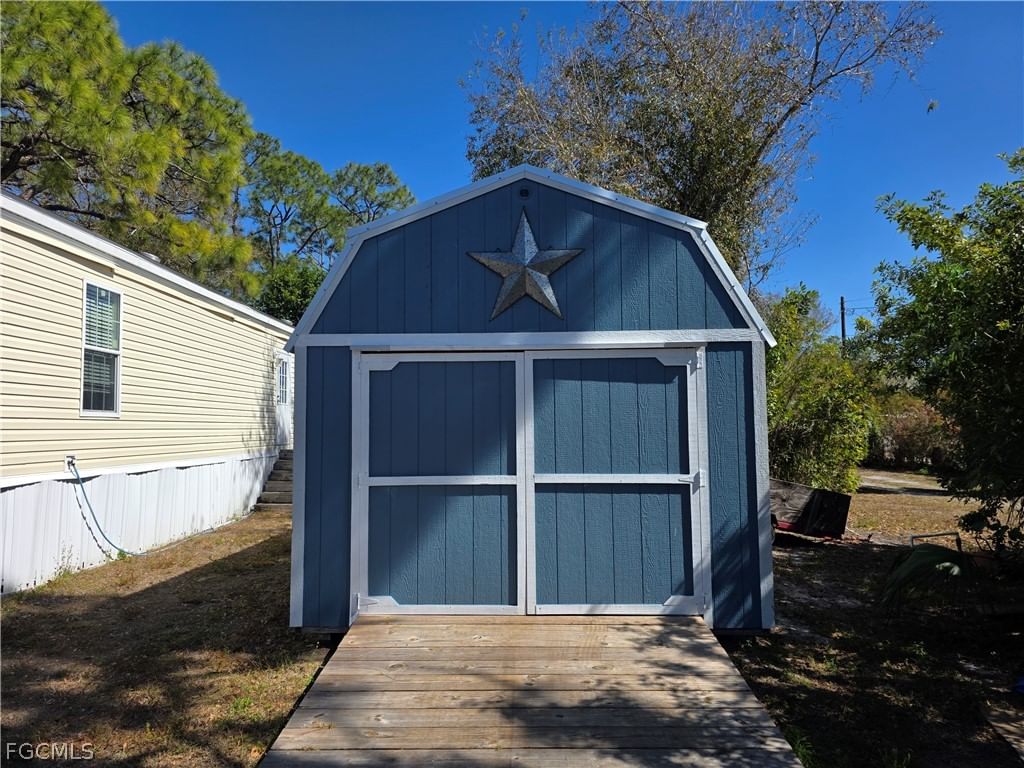 8085 Hart Drive, North Fort Myers, FL 33917 photo 2