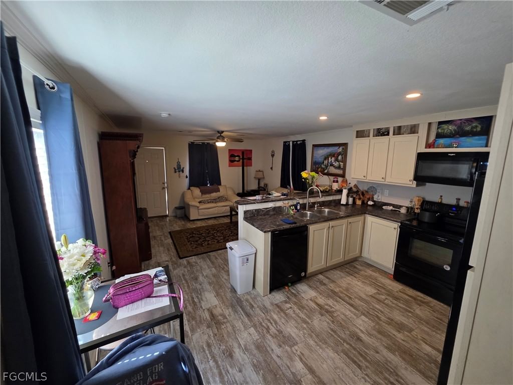 8085 Hart Drive, North Fort Myers, FL 33917 photo 5