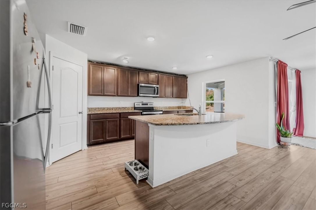 828 Youngreen Drive, Fort Myers, FL 33913 photo 5