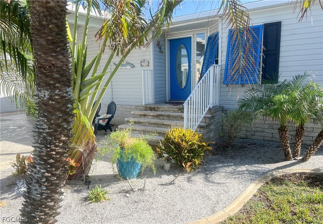 17561 Canal Cove Court, Fort Myers Beach, FL 33931 photo 2