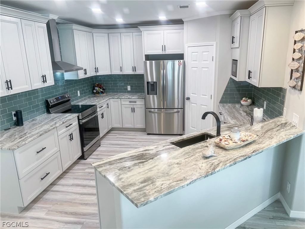 17561 Canal Cove Court, Fort Myers Beach, FL 33931 photo 4