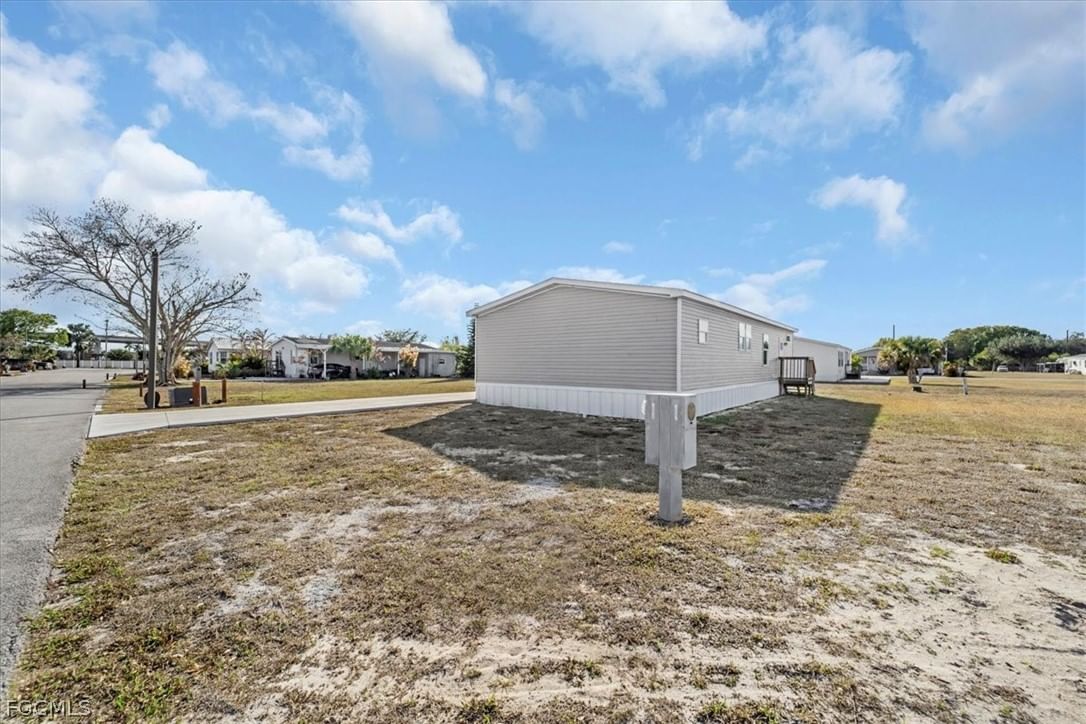 864 Yacht Club Way NW, Moore Haven, FL 33471 photo 3