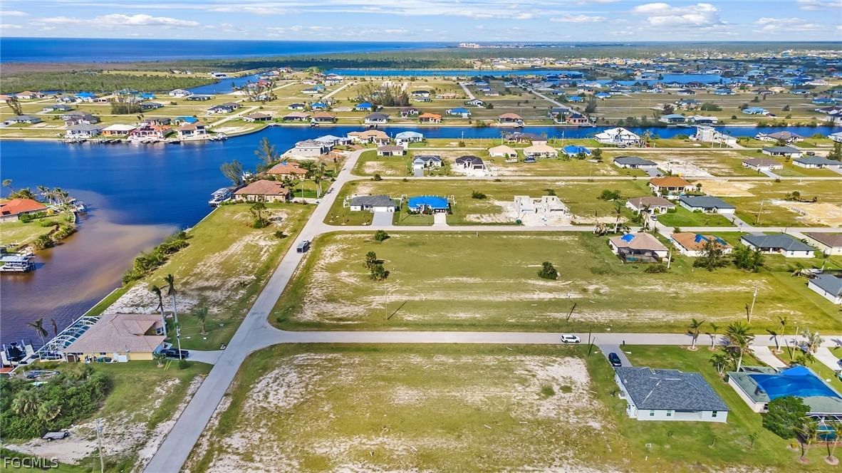 4426 NW 32nd Street, Cape Coral, FL 33993 photo 5