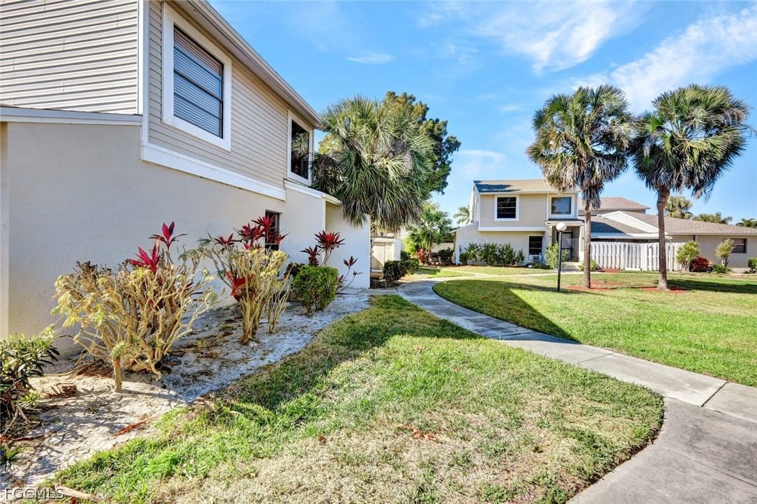 1423 SW Courtyards Terrace #70, Cape Coral, FL 33914 photo 4