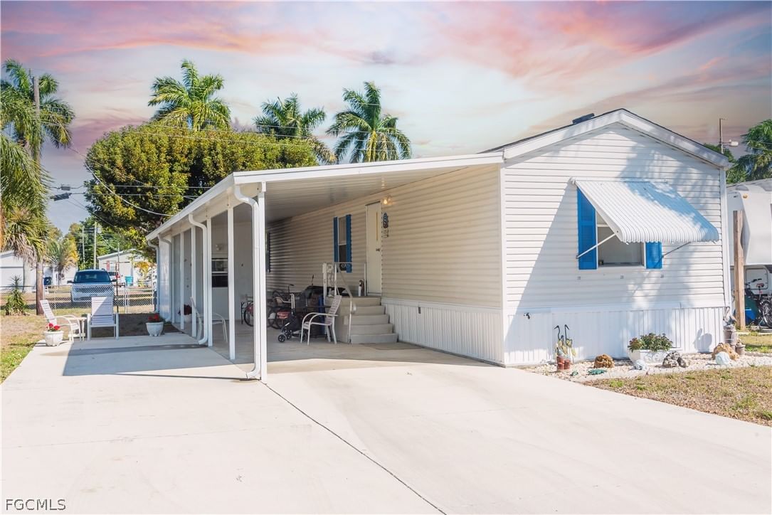 12130 Palm Drive, Fort Myers, FL 33908 photo 2