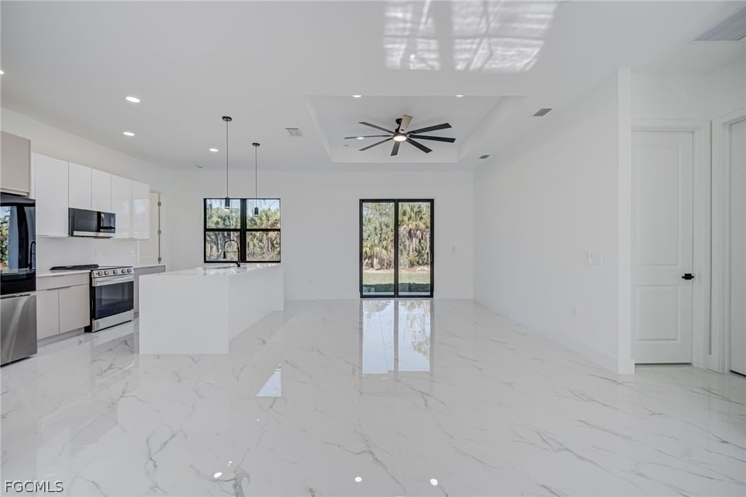 1927 Redmont Avenue, Lehigh Acres, FL 33972 photo 3