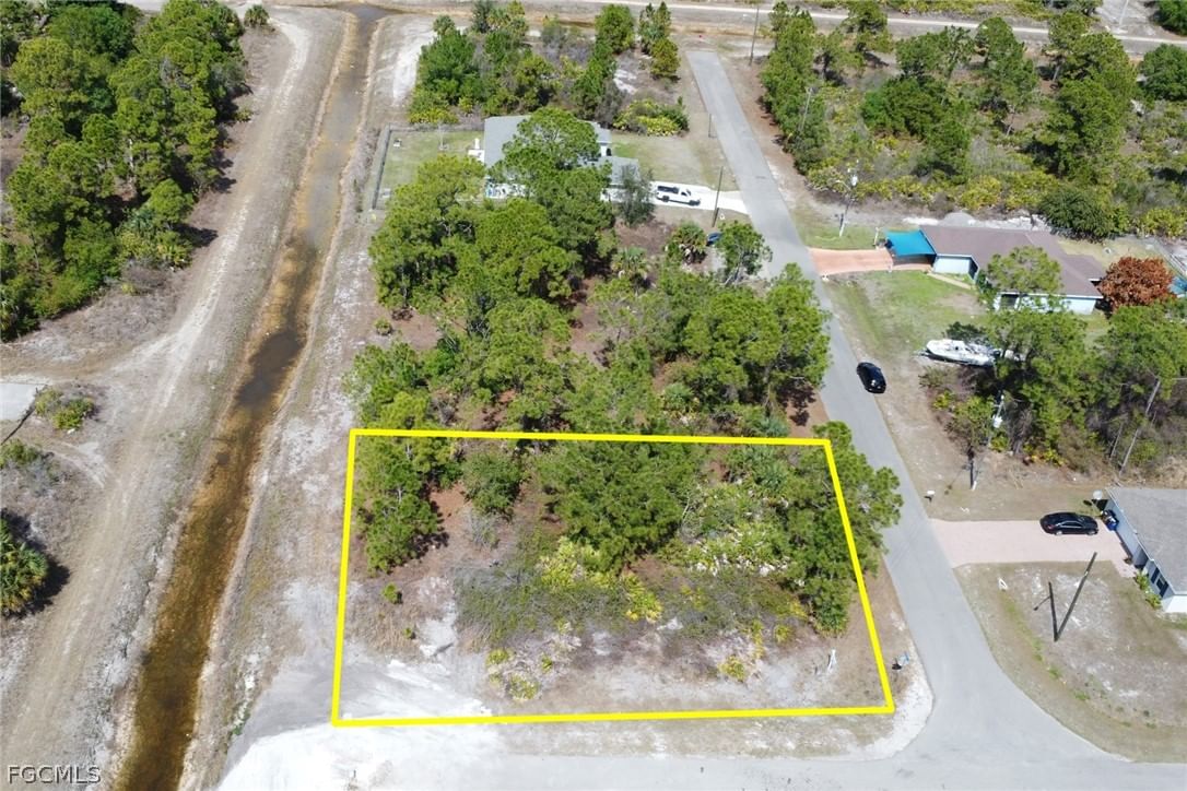 4601 Laura Avenue N, Lehigh Acres, FL 33971 photo 5