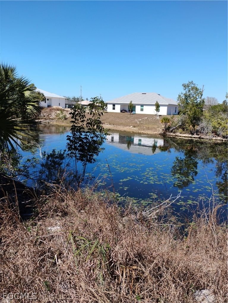 2211 NE 43rd Lane, Cape Coral, FL 33909 photo 5