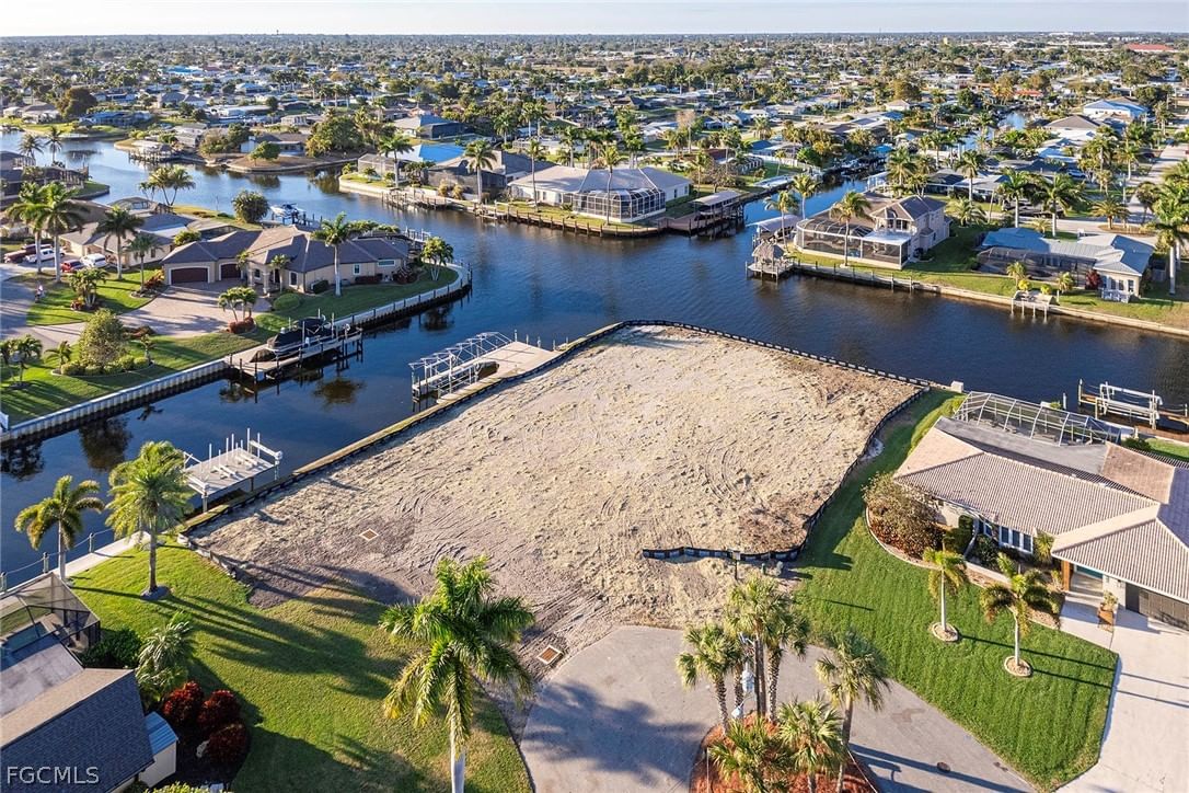 3303 SE 18th Place, Cape Coral, FL 33904 photo 4