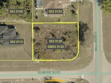 194 Bell Boulevard S, Lehigh Acres, FL 33974 photo 2