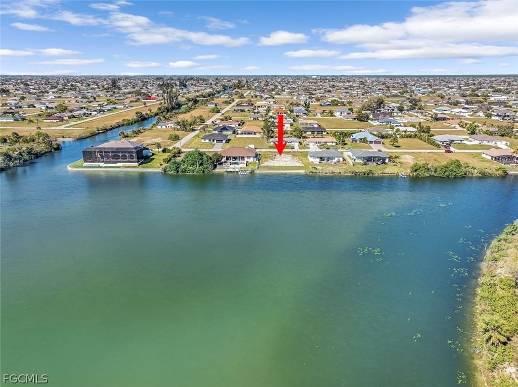 2017 NE 10th Place, Cape Coral, FL 33909 photo 2