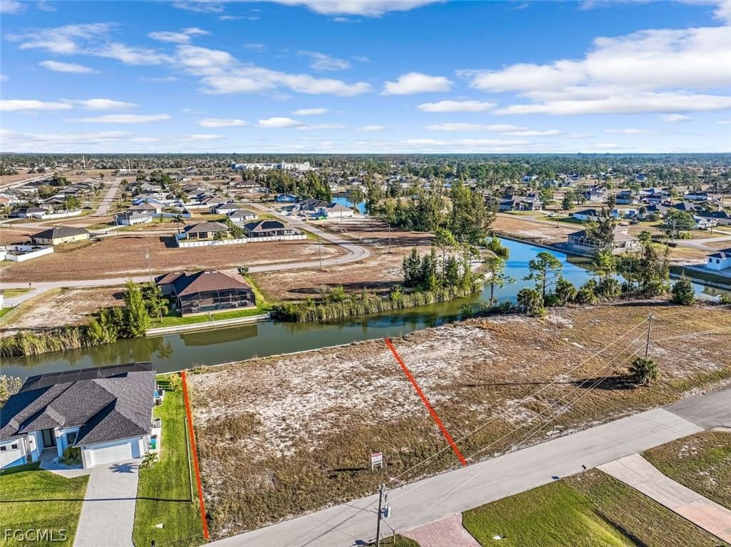 2027 NE 34th Terrace, Cape Coral, FL 33909 photo 4