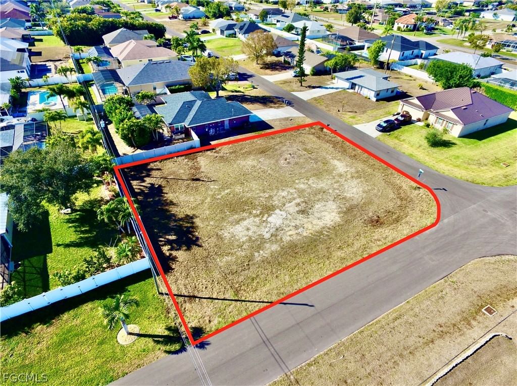 3905 SW 20th Place, Cape Coral, FL 33914 photo 3
