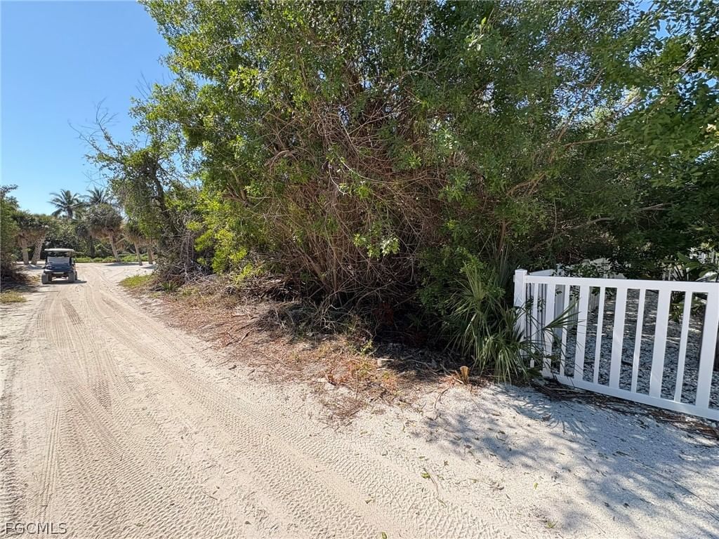 516 Longboat Circle, Captiva, FL 33924 photo 2