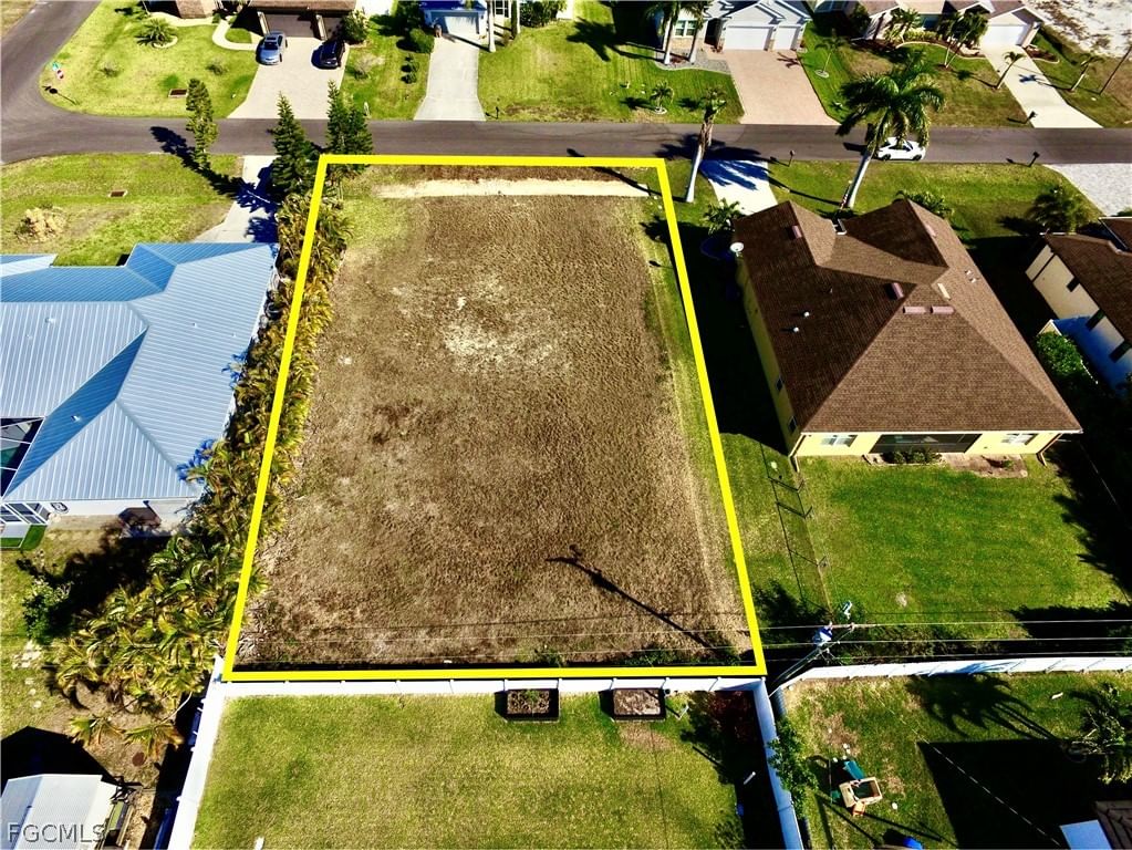 1910 SW 39th Terrace, Cape Coral, FL 33914 photo 3