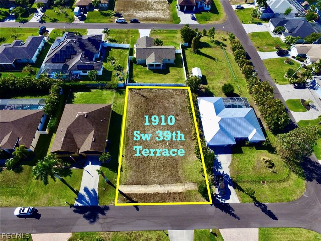 1910 SW 39th Terrace, Cape Coral, FL 33914 photo 4