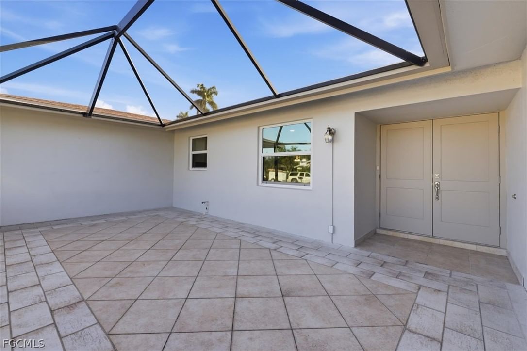 5051 Fairfield Drive, Fort Myers, FL 33919 photo 2