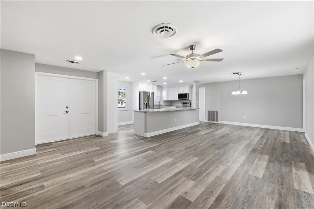 5051 Fairfield Drive, Fort Myers, FL 33919 photo 3
