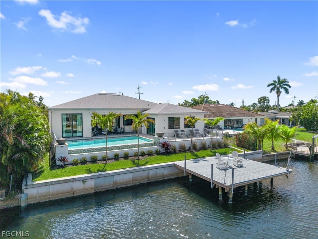 1021 Lucerne Avenue, Cape Coral, FL 33904 photo 2