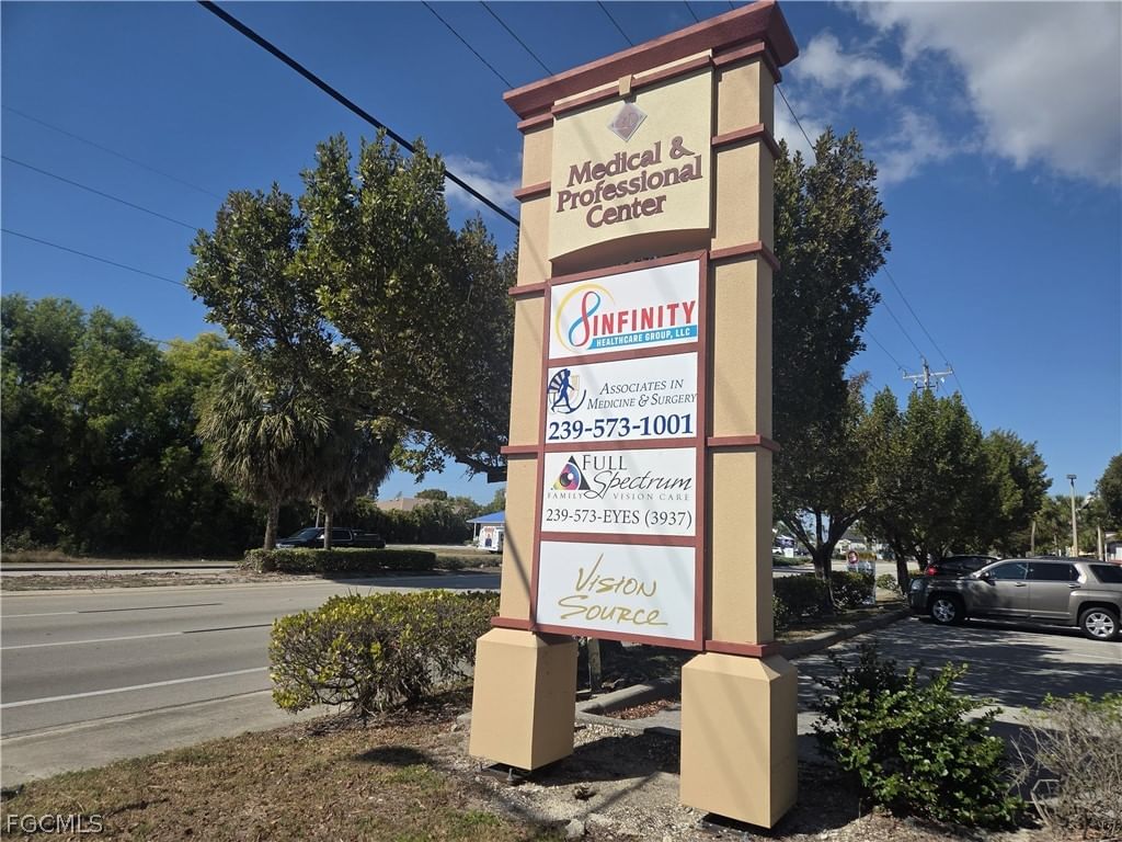 217 Del Prado Boulevard S, Cape Coral, FL 33990 photo 2