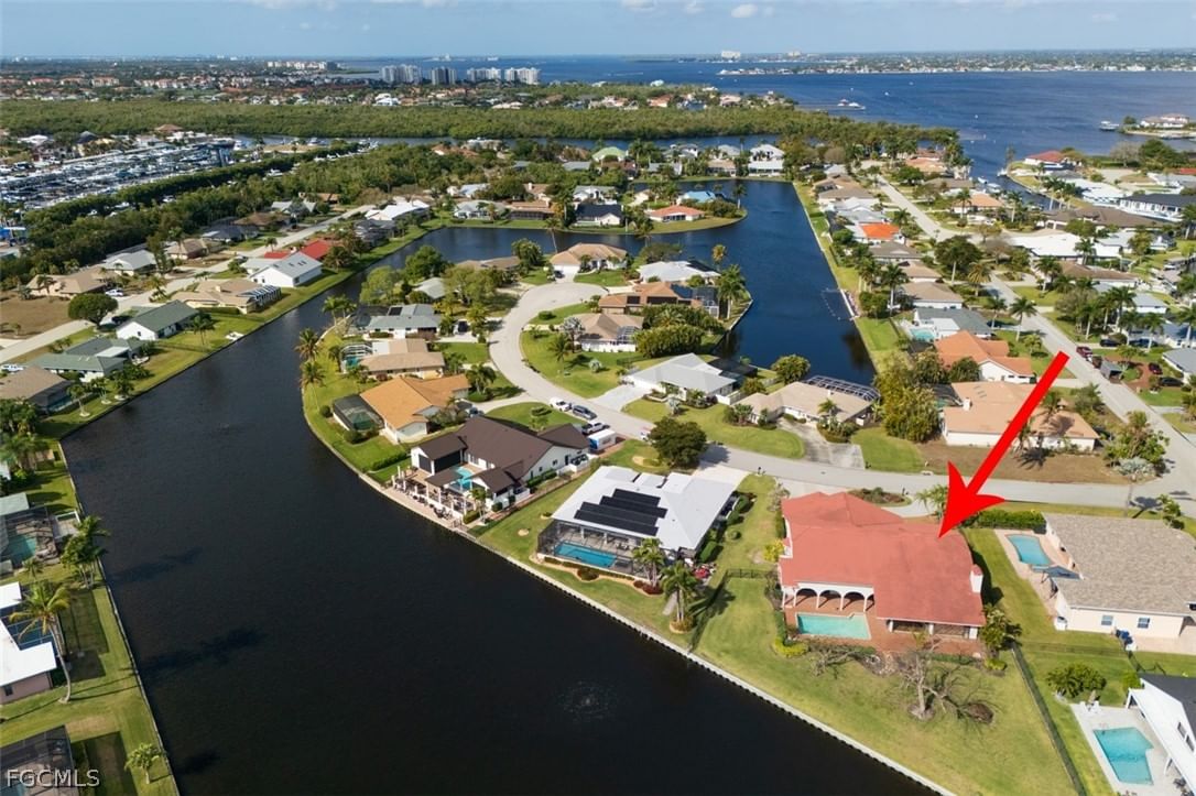 6896 Erin Marie Court, Fort Myers, FL 33919 photo 2