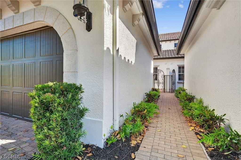 3735 Montreux Lane #Bldg 4-102, Naples, FL 34114 photo 2