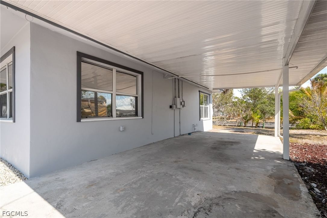 1006 April Lane, North Fort Myers, FL 33903 photo 3